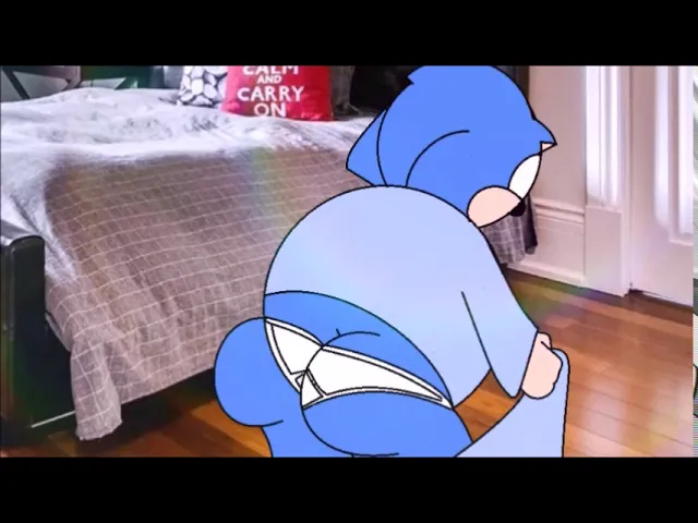 Sonic Struggles To Put On Pants For 10 Minutes